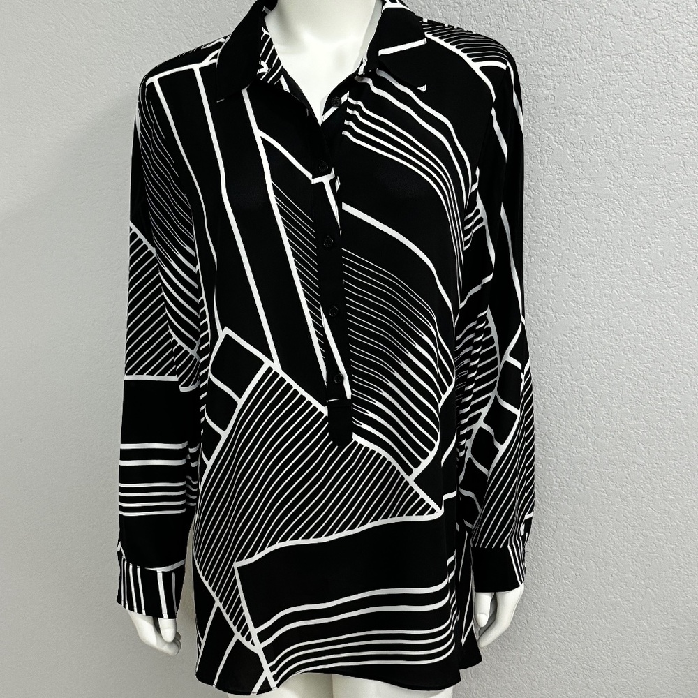 Chico’s Black & White Geometric Print Top